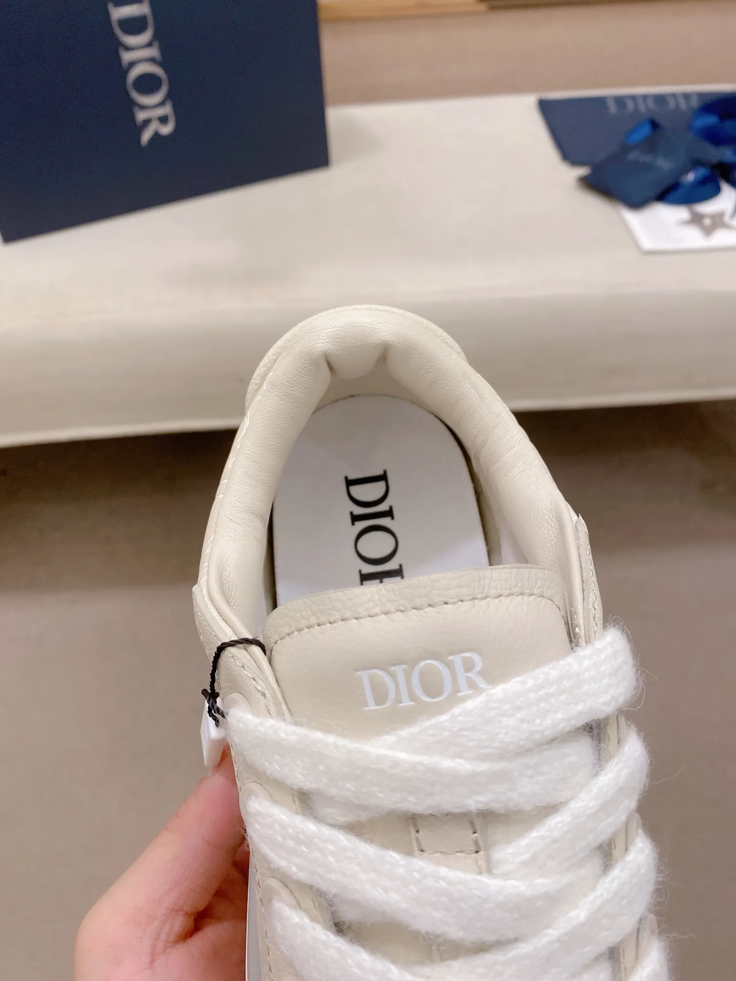 Factory price: 300 Men's shoes 💰[Dior·Dior] Top 🔍Couple style 💏🔍New casual sports style couple shoes, new four-season design, perfect workmanship, lace-up lazy style to create cabinet quality, upper: imported first-layer cowhide, sheepskin lining is soft and comfortable, ultra-light TPU wear-resistant outsole, simple, versatile fashion men's shoes, excellent color code number 35--44